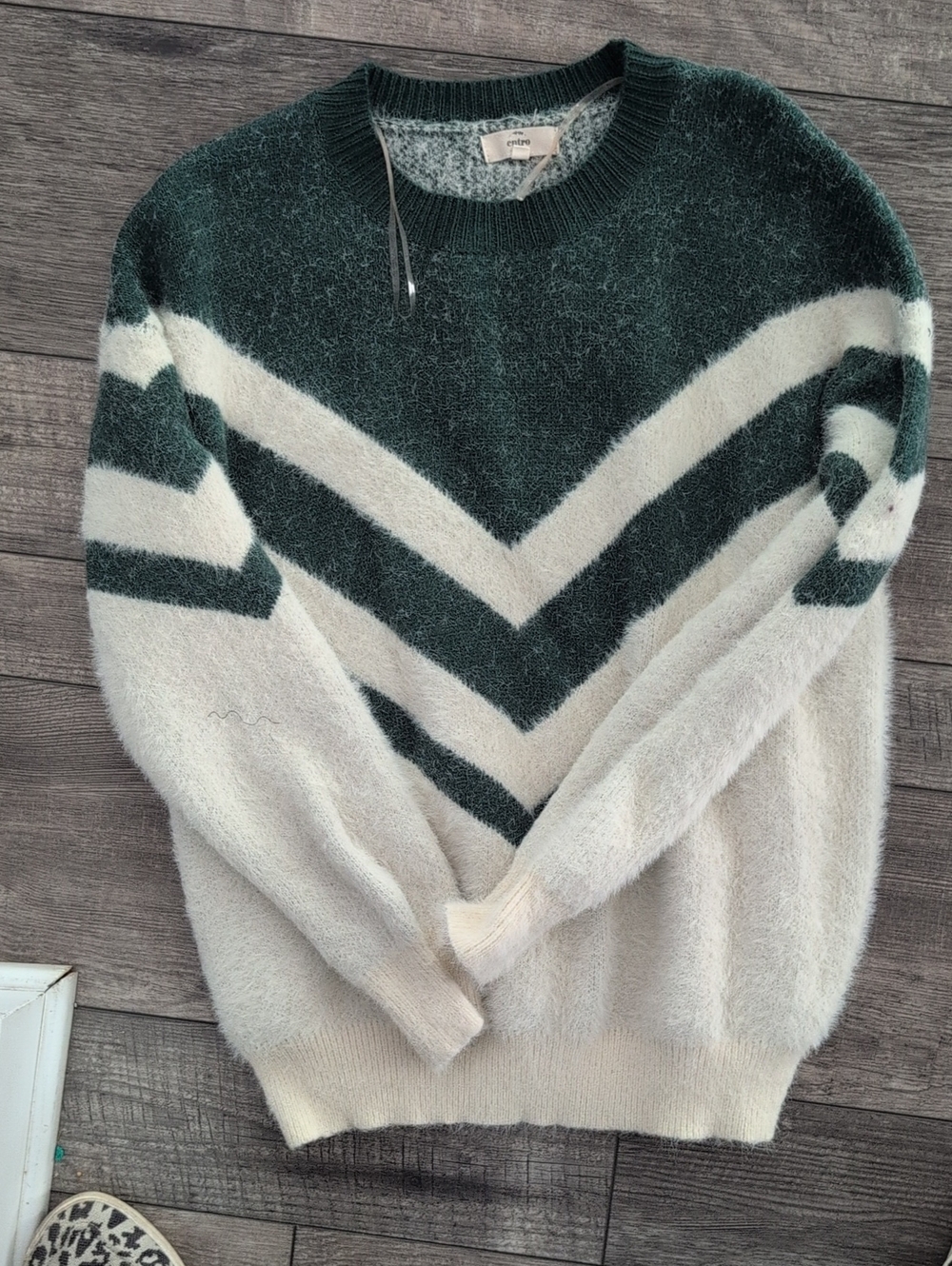 Cozy Chevron Crewneck Sweater - Green & Cream